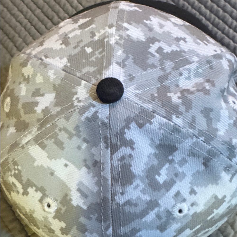 New England Patriots Salute to Service never worn- fitted 7 1/2 baseball cap - Picture 8 of 15